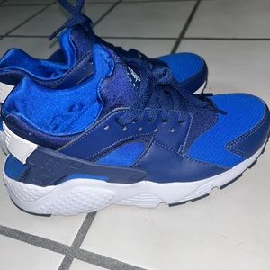royal blue huarache